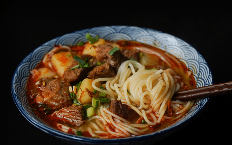 et aromalı noodle çorba