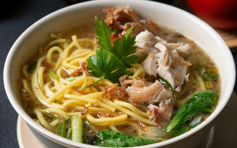 tavuk aromalı noodle çorba